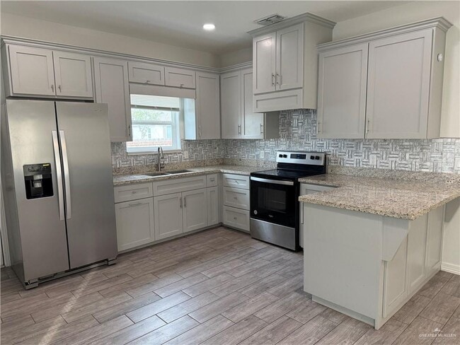 Building Photo - 13 Puffin Ave