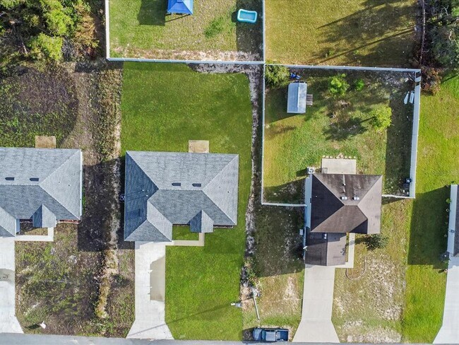 Building Photo - 16619 SW 31st Cir