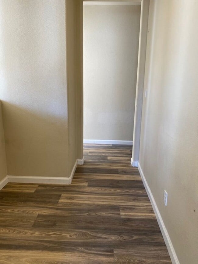 Building Photo - ~Beautiful 3 Bed 2 Bath House in Santa Rosa~