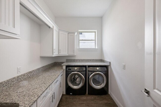 Building Photo - 706 Canopy Estate Dr