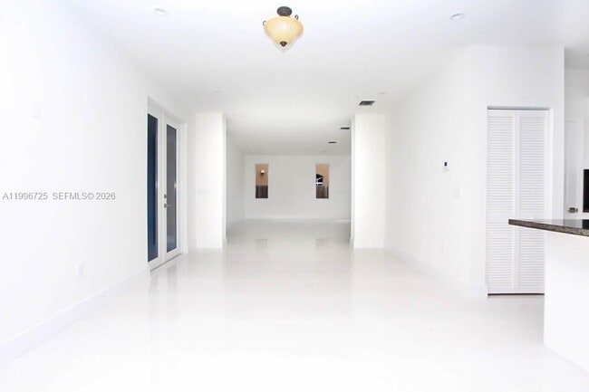 Building Photo - 15631 SW 11th Terrace