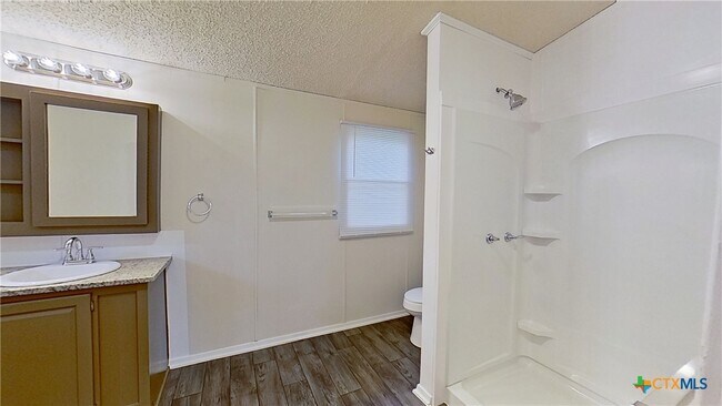 Building Photo - 100 Co Rd 194