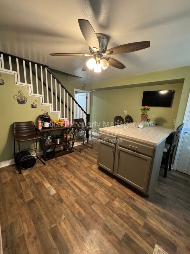 Building Photo - 4120 Dudley Ave