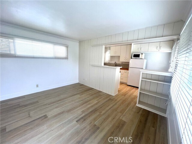 Building Photo - 406 Fernleaf Ave