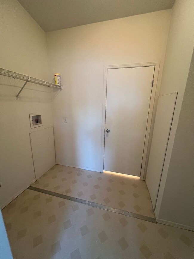 Building Photo - Beautiful 3 bedroom 2 bath home with a large carport in Bandon, OR.