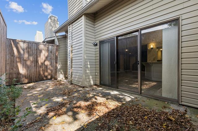 Building Photo - 7450 Holly Hill Dr