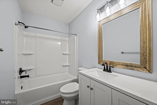 Building Photo - 2402 Raintree Ave