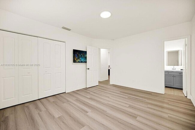 Building Photo - 7710 NW 6th Ct