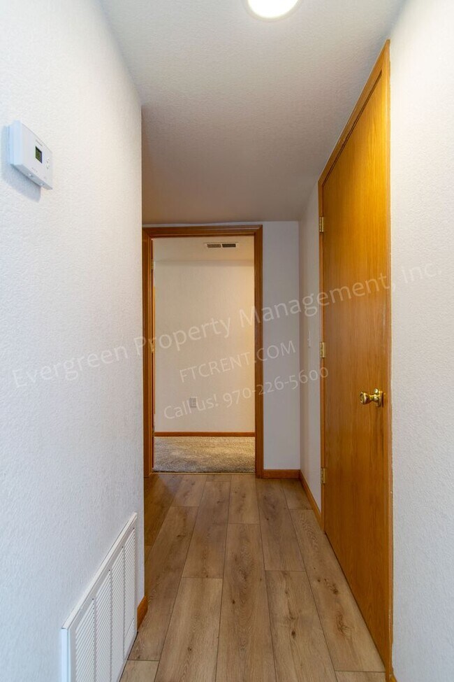 Building Photo - Amazing 2 Bedroom on City Park!
