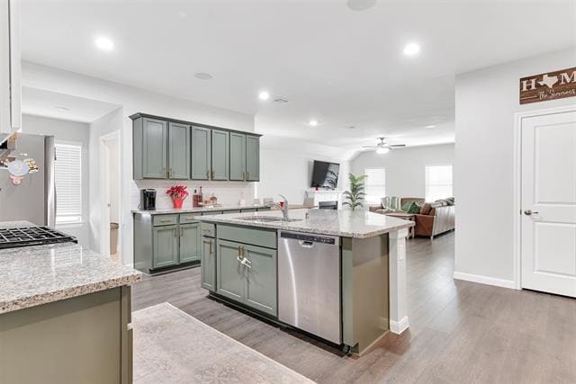 Building Photo - 707 Range Dr