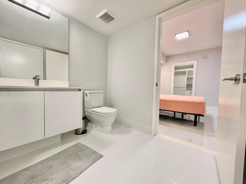 Building Photo - 330 Sunny Isles Blvd