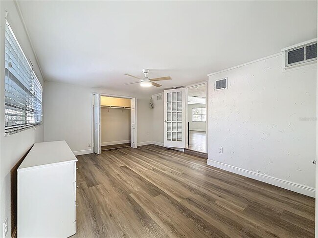 Building Photo - 424 72nd St N