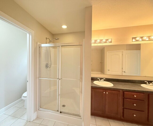 Building Photo - Spacious 4 Bed/3 Bath - Pace Mill Creek