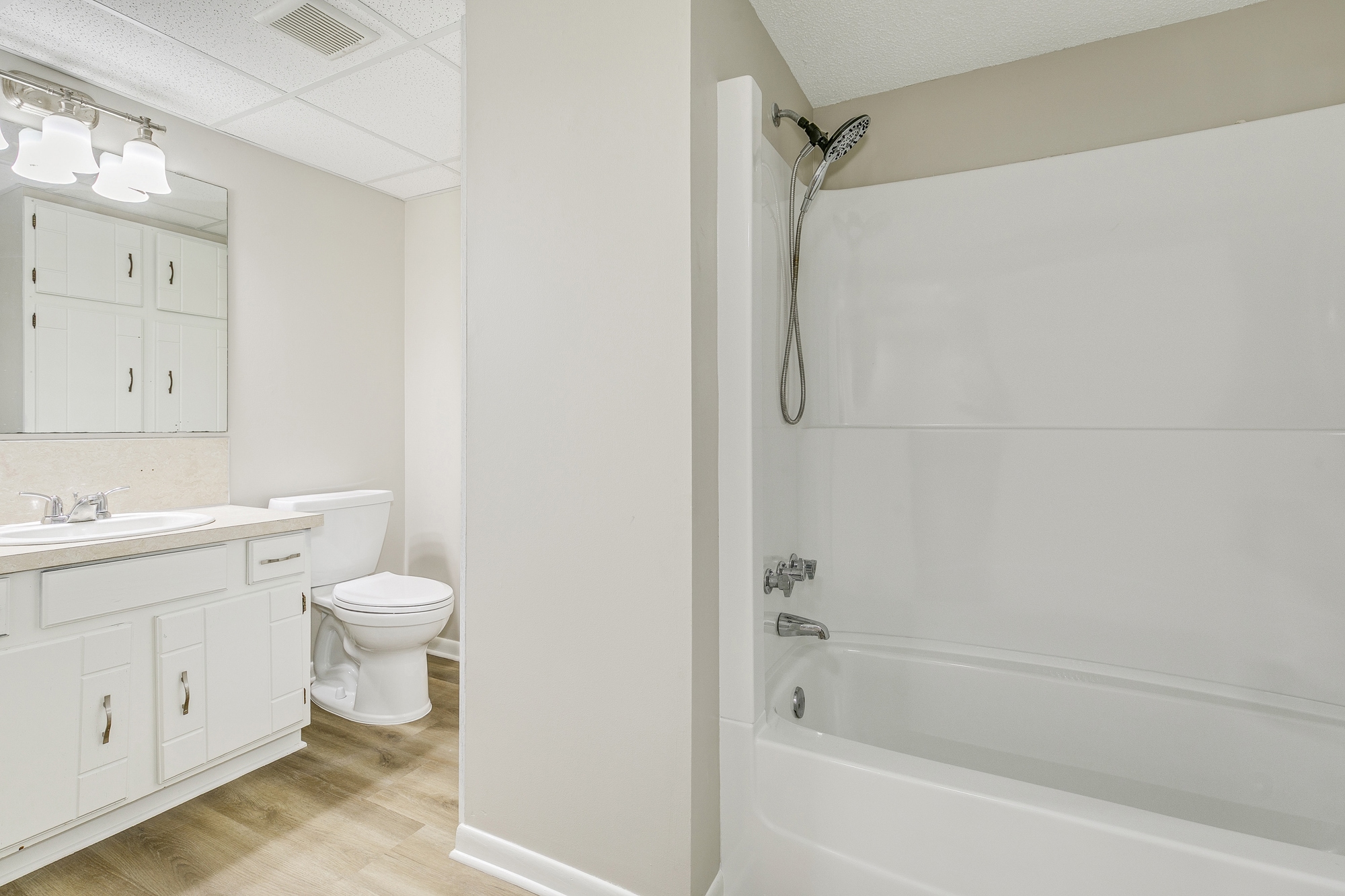 lower level bathroom - 16376 Fishing Ave W