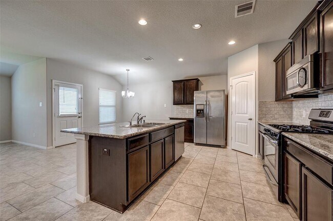 Building Photo - 3006 Dripping Springs Ct