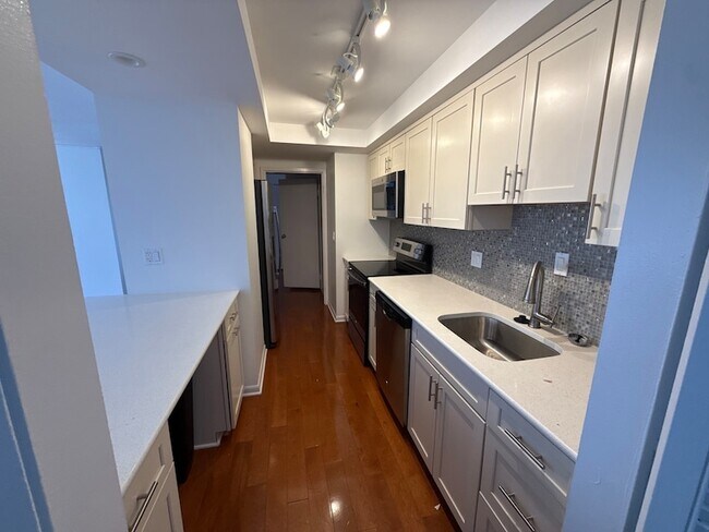 Building Photo - 155 N Harbor Dr