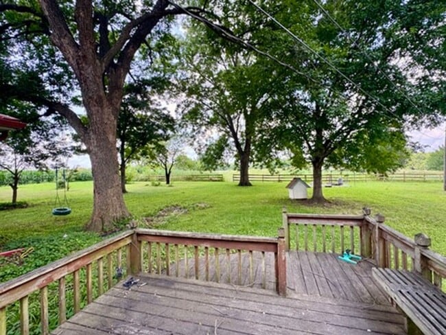 Building Photo - 3-Bedroom Country Home on Nearly 5 Acres with Detached Garage