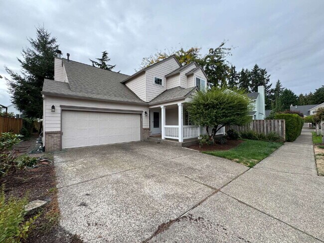 1/2 OFF 3rd Month's Rent!! Beautiful 4 Bedroom Clackamas Home - 1/2 OFF 3rd Month's Rent!!  Beautiful 4 Bedroom Clackamas Home