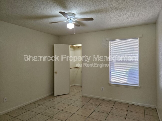 Building Photo - 712 Old Lorena Rd