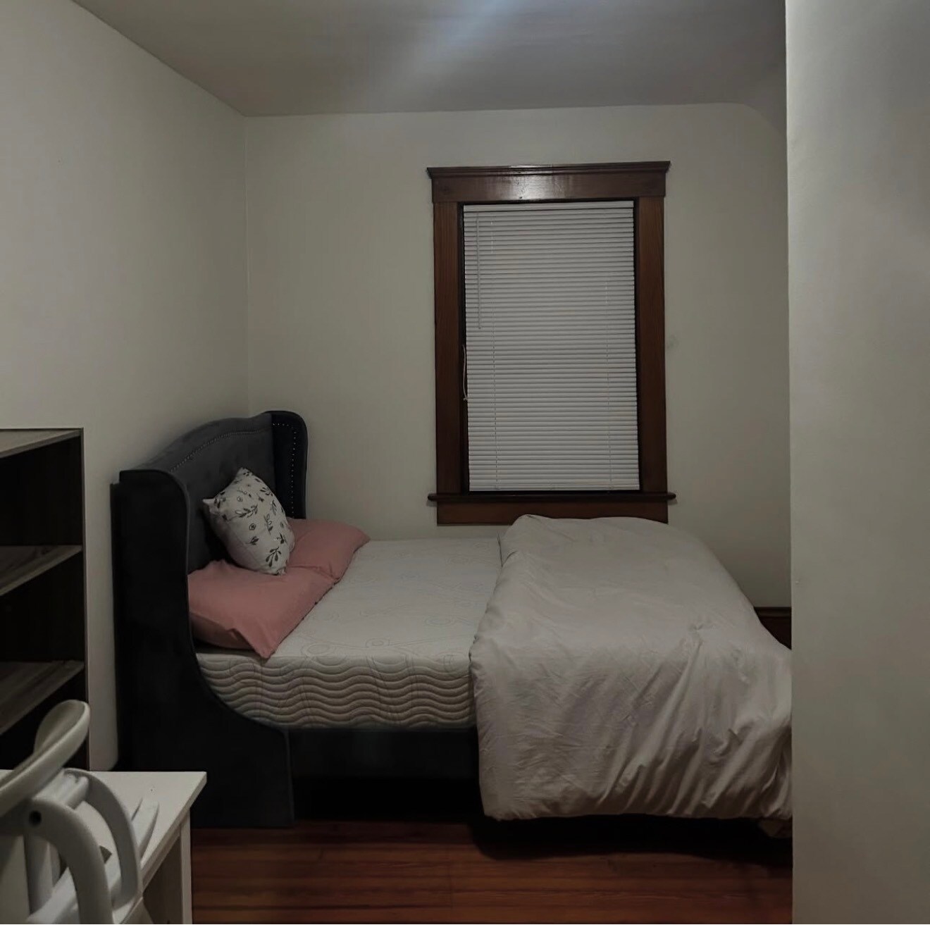 Building Photo - 2114 W 85th St