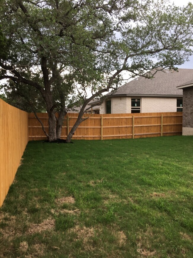 Building Photo - BEAUTIFUL 3/2 WITH OFFICE IN LEANDER'S HAZELWOOD