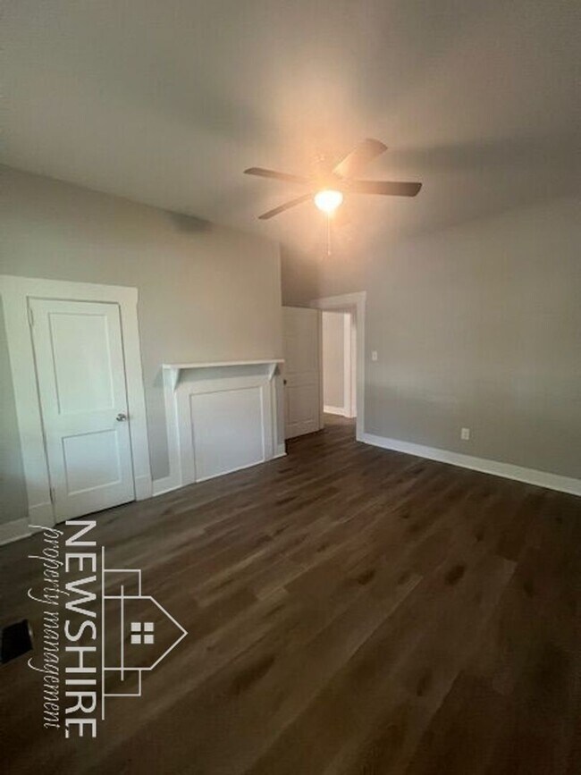 Building Photo - 318 Alexander Ave