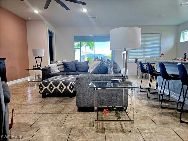 Building Photo - 3401 Acapulco Cir