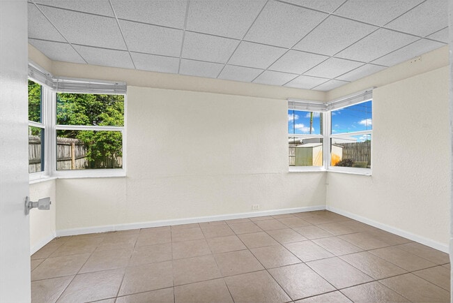 Building Photo - 261 NE 45th St