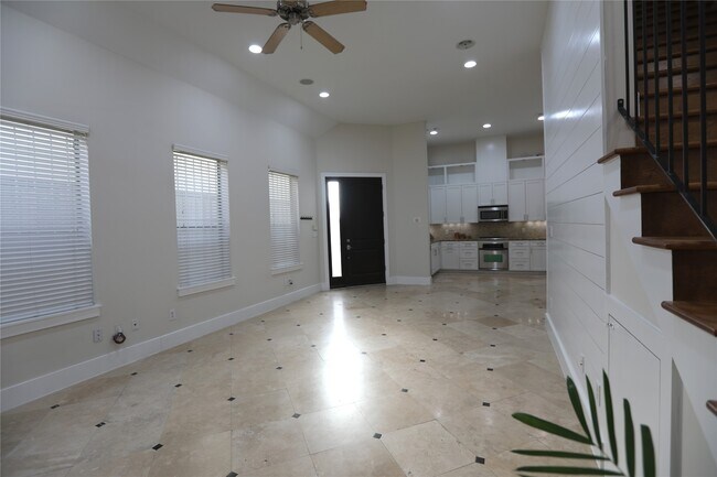 Building Photo - 1608 Patterson St