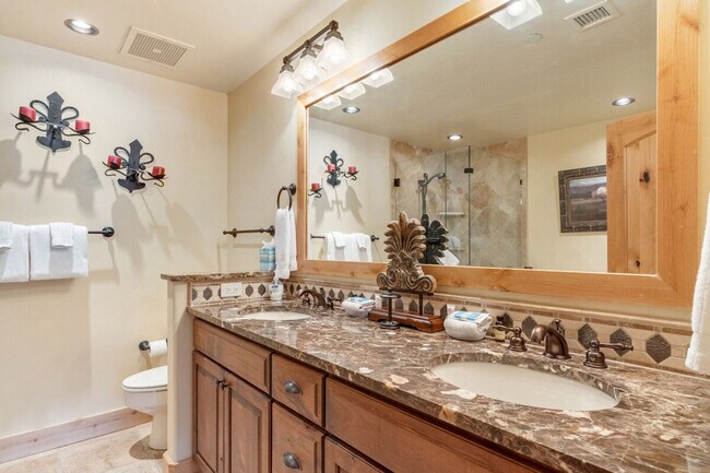 Building Photo - 2900 Blackhawk Ct