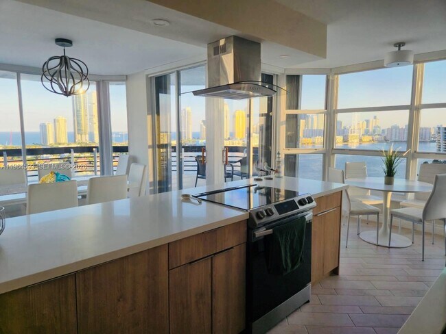 Building Photo - 3530 Mystic Pointe Dr