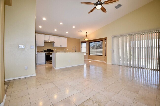 Building Photo - Excellent 4 bed 2 bath Ahwatukee Home!