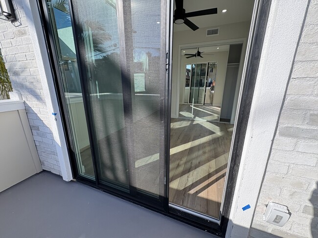 Building Photo - 260 Donax Ave