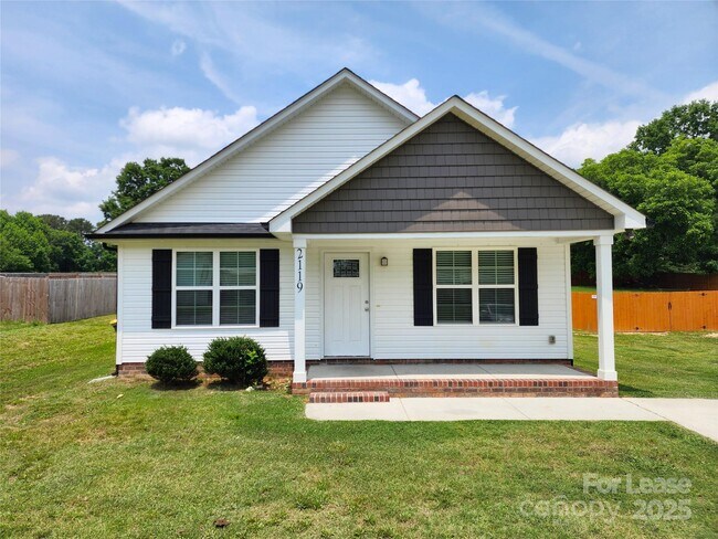 Primary Photo - 2119 Moose Rd
