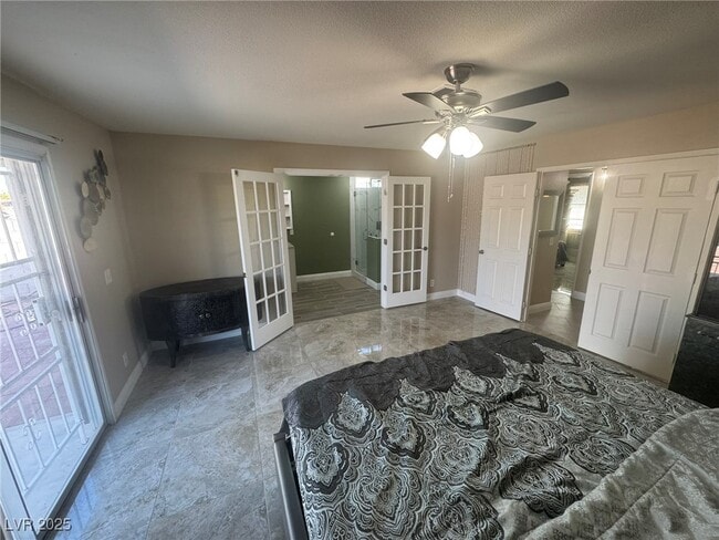 Building Photo - 6224 Miraloma St