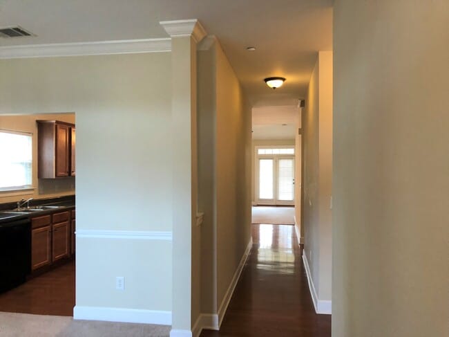 Building Photo - 247 Dobson Branch Ct