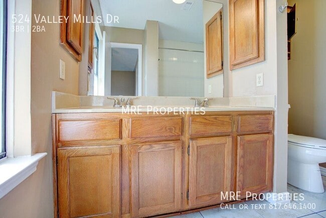 Building Photo - 524 Valley Mills Dr