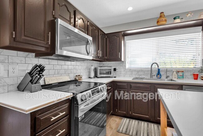 Building Photo - 809 S Lagoon Dr