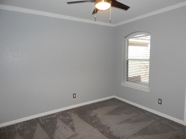 Building Photo - 106 Cedar Ridge Dr