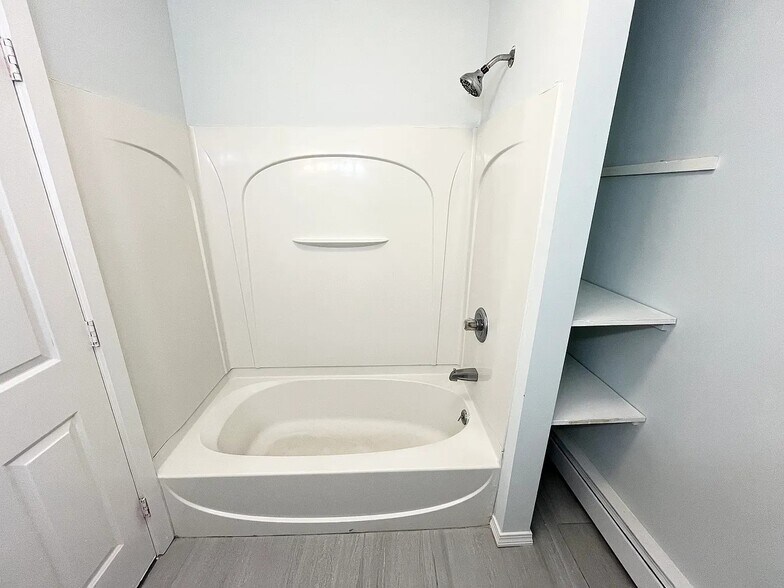 Building Photo - 39 Shepard St