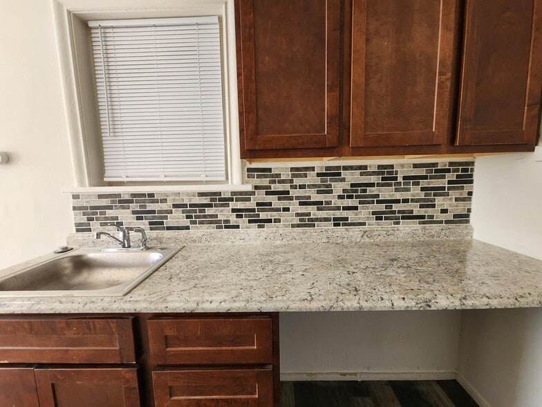 Kitchen Backsplash - 3604 Delor St