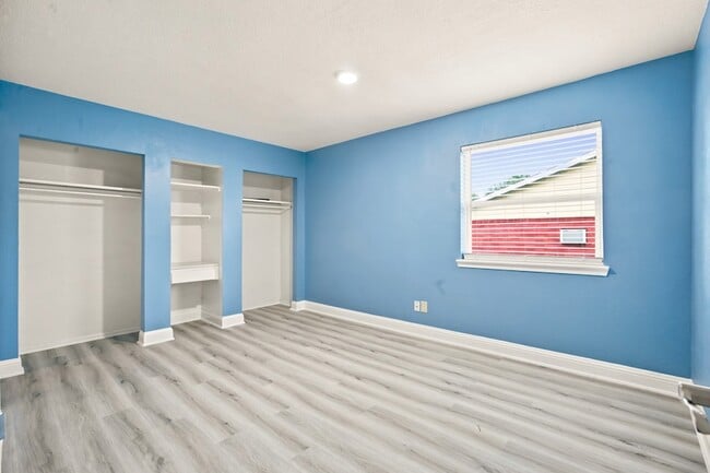 Building Photo - 2016 Knollwood Ln