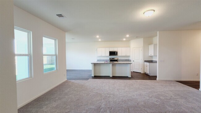 Building Photo - 6339 Highland Trl Dr