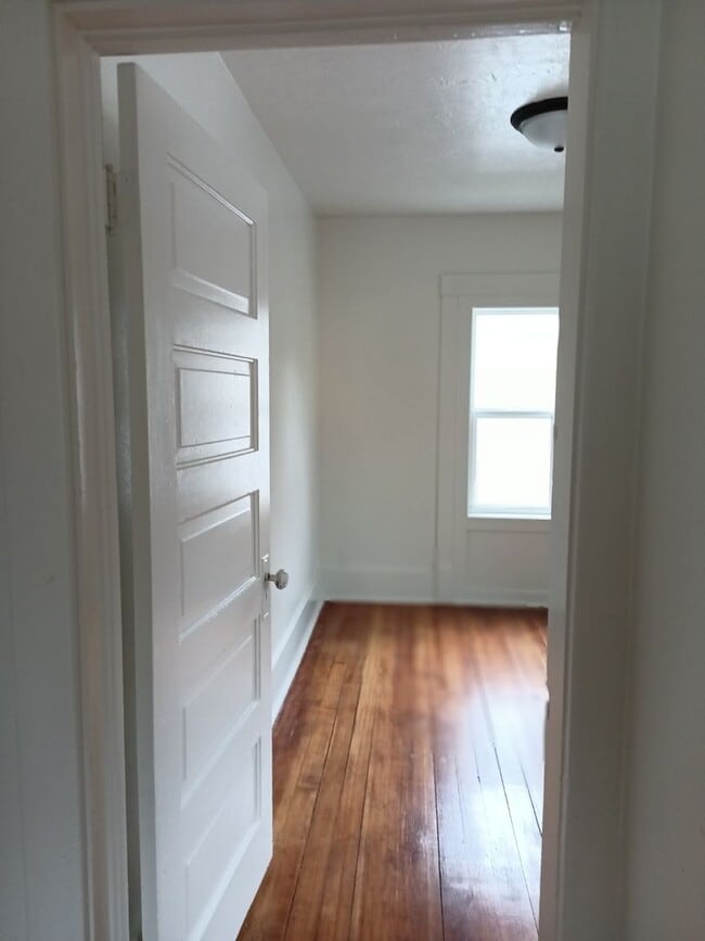Building Photo - BUY ON CONTRACT MOVE IN READY! RENT TO OWN...