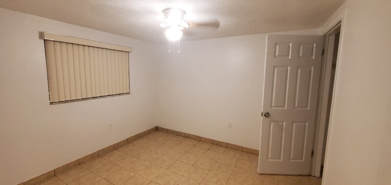 Building Photo - 7525 Fox Hollow Dr