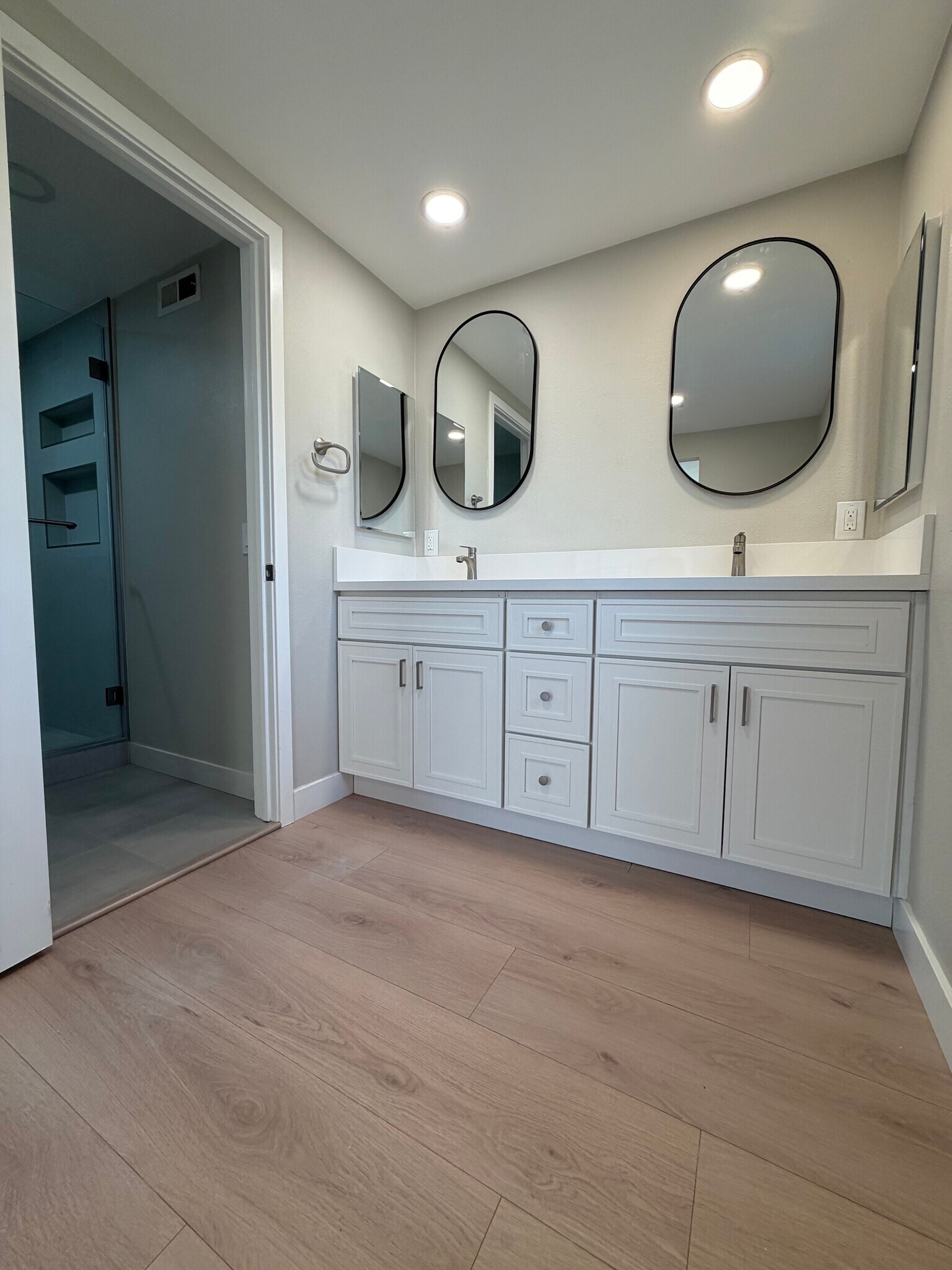 Building Photo - 15782 Butterfield St