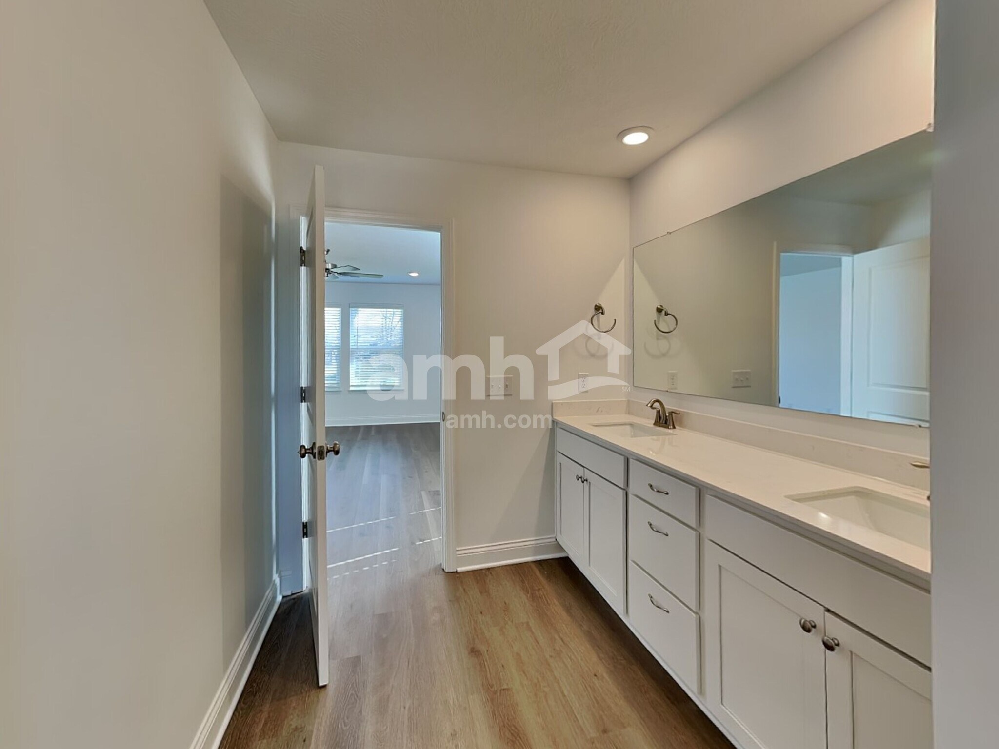 Building Photo - 204 Kramer Mills Dr