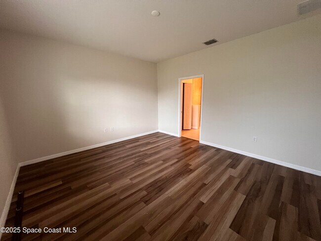 Building Photo - 774 Alfonso Ave SE