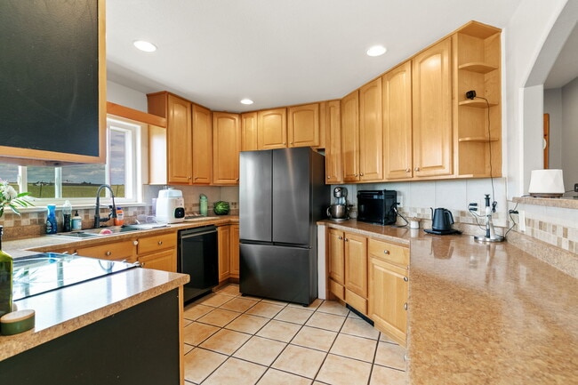 Building Photo - 4145 Los Ranchitos Dr