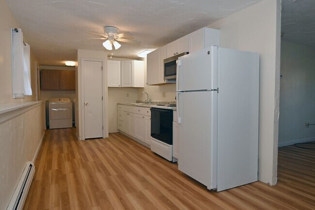 Building Photo - 12 Sunnyside Ave